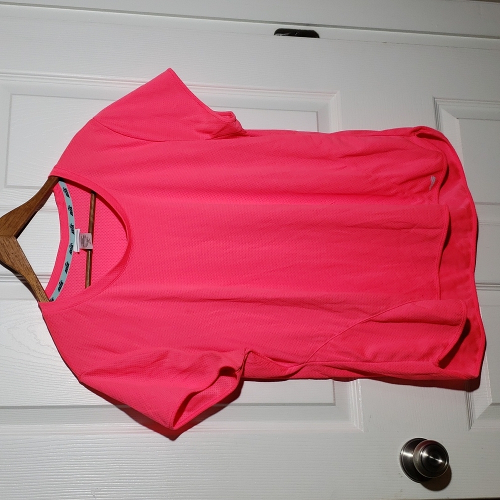 Womens Avia workout shirt